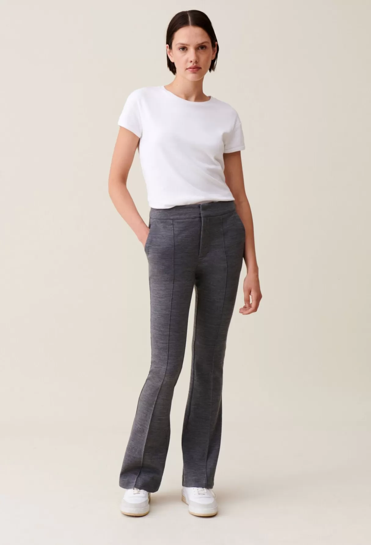 Pantalons Et Jeans-Claudie Pierlot Pantalon flare près du corps gris Grischine